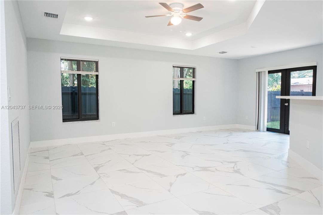 Недавно арендовано: $2,950 (3 спален, 2 ванн, 1408 Квадратных фут)