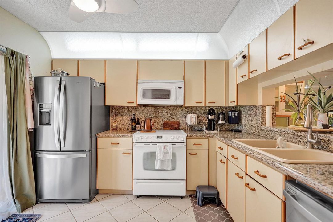 Large Kitchen