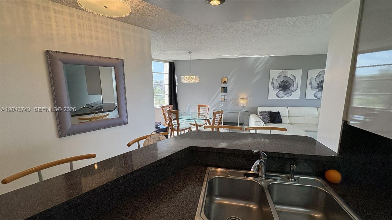 En Venta: $175,000 (2 camas, 2 baños, 1160 Pies cuadrados)