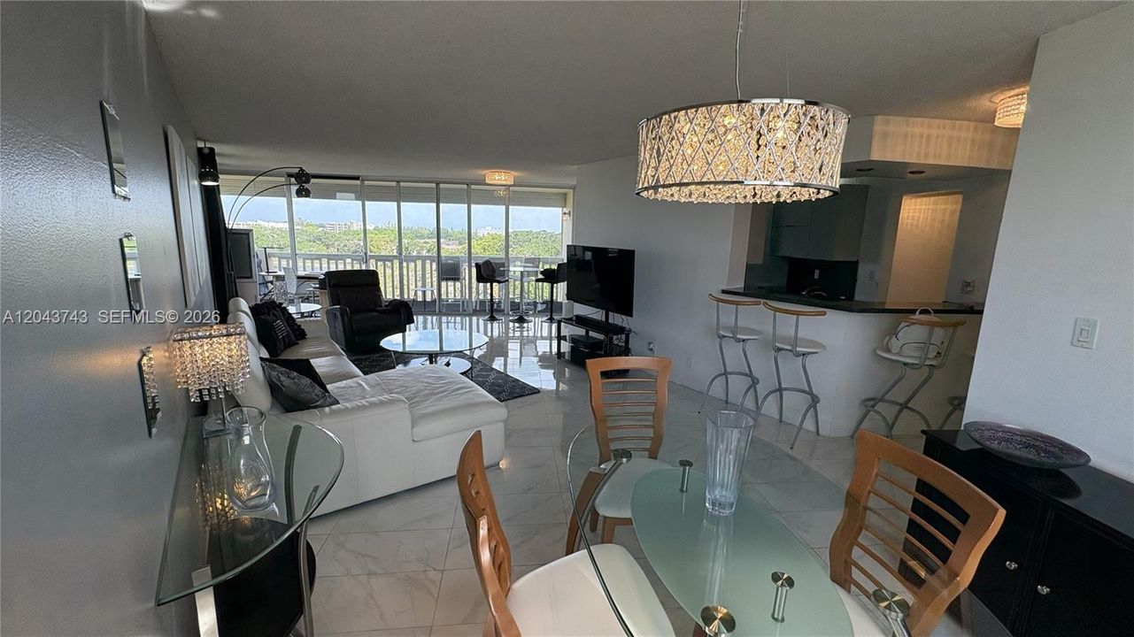En Venta: $175,000 (2 camas, 2 baños, 1160 Pies cuadrados)