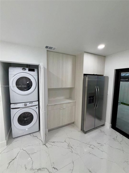 В аренду: $3,500 (3 спален, 2 ванн, 1170 Квадратных фут)