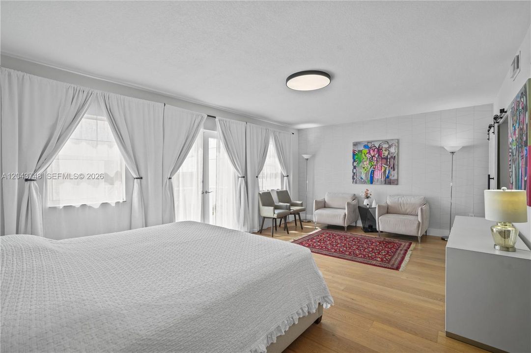 На продажу: $699,999 (2 спален, 2 ванн, 1721 Квадратных фут)