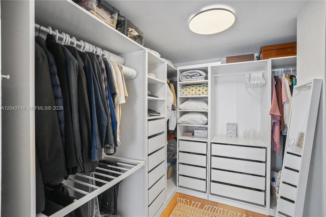 На продажу: $699,999 (2 спален, 2 ванн, 1721 Квадратных фут)