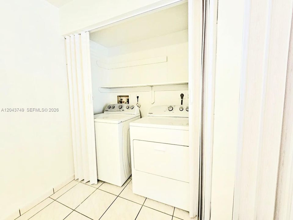 В аренду: $2,000 (2 спален, 1 ванн, 2253 Квадратных фут)