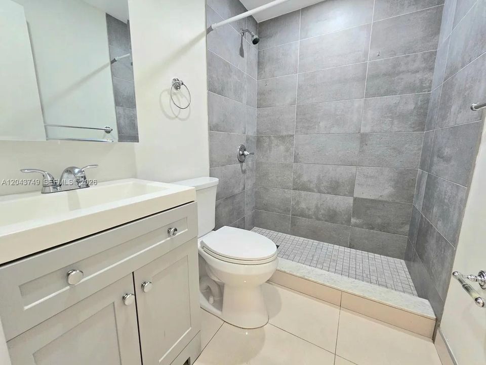 В аренду: $2,000 (2 спален, 1 ванн, 2253 Квадратных фут)