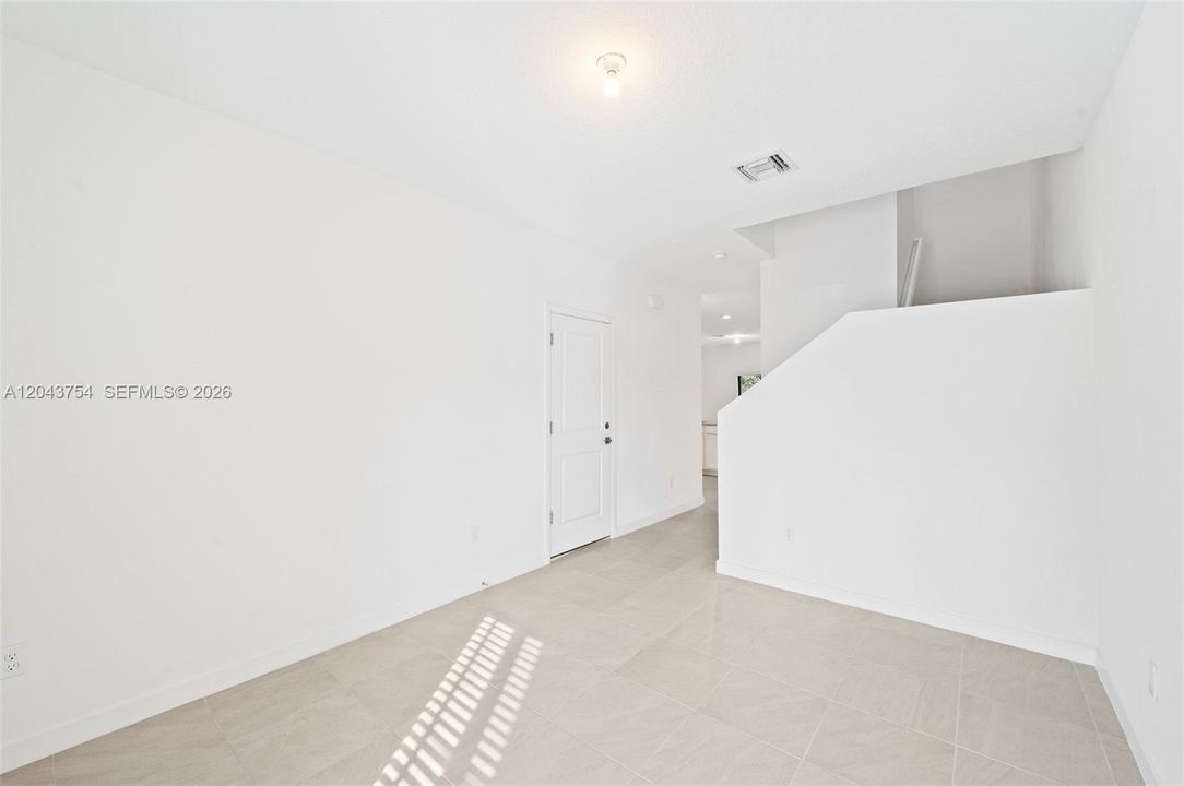 В аренду: $3,200 (3 спален, 2 ванн, 1524 Квадратных фут)