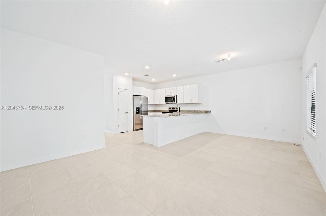 В аренду: $3,200 (3 спален, 2 ванн, 1524 Квадратных фут)