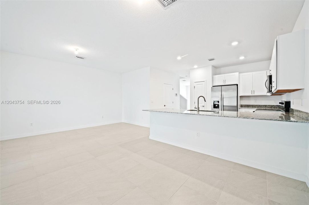 В аренду: $3,200 (3 спален, 2 ванн, 1524 Квадратных фут)