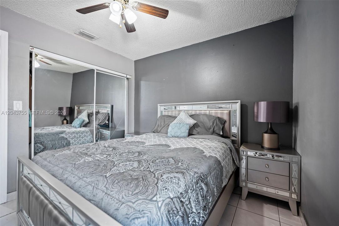 For Sale: $547,000 (3 beds, 2 baths, 1233 Square Feet)
