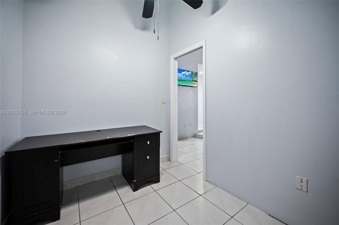For Sale: $547,000 (3 beds, 2 baths, 1233 Square Feet)