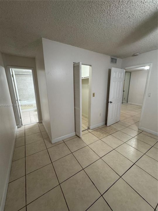 For Rent: $1,700 (1 beds, 1 baths, 710 Square Feet)