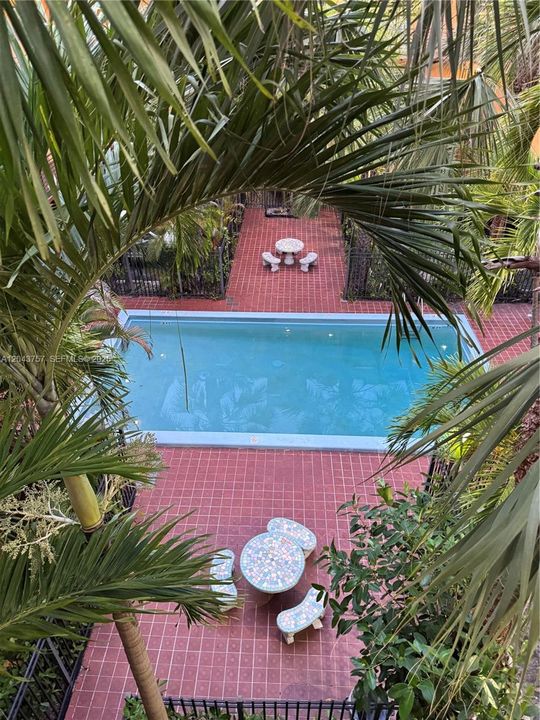 For Rent: $1,700 (1 beds, 1 baths, 710 Square Feet)