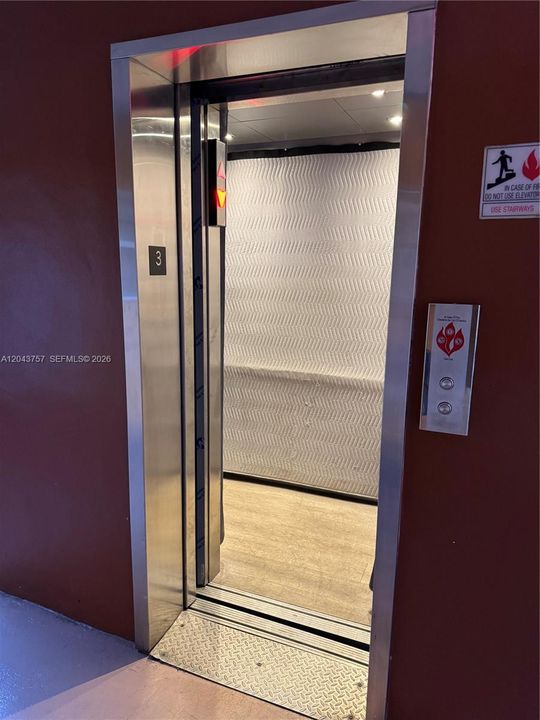 For Rent: $1,700 (1 beds, 1 baths, 710 Square Feet)