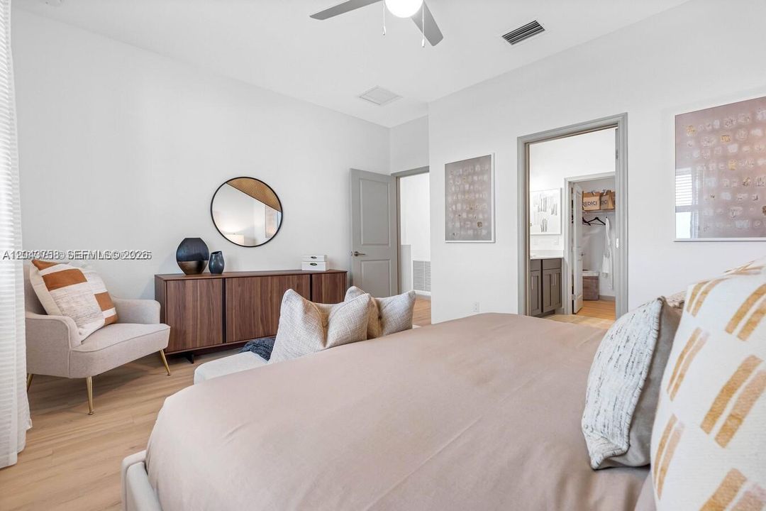 For Rent: $3,025 (4 beds, 2 baths, 1820 Square Feet)