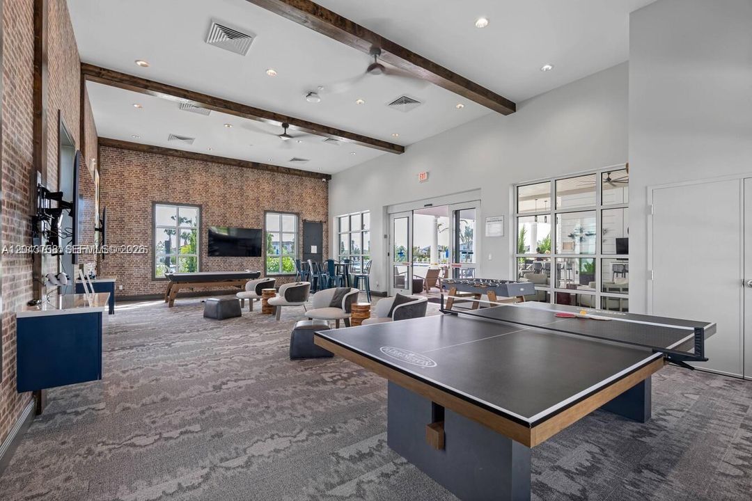 For Rent: $3,025 (4 beds, 2 baths, 1820 Square Feet)