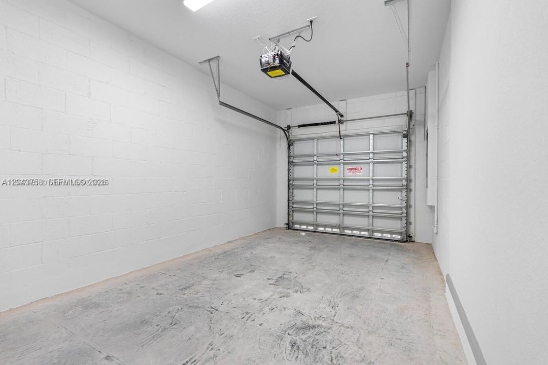 For Rent: $3,025 (4 beds, 2 baths, 1820 Square Feet)