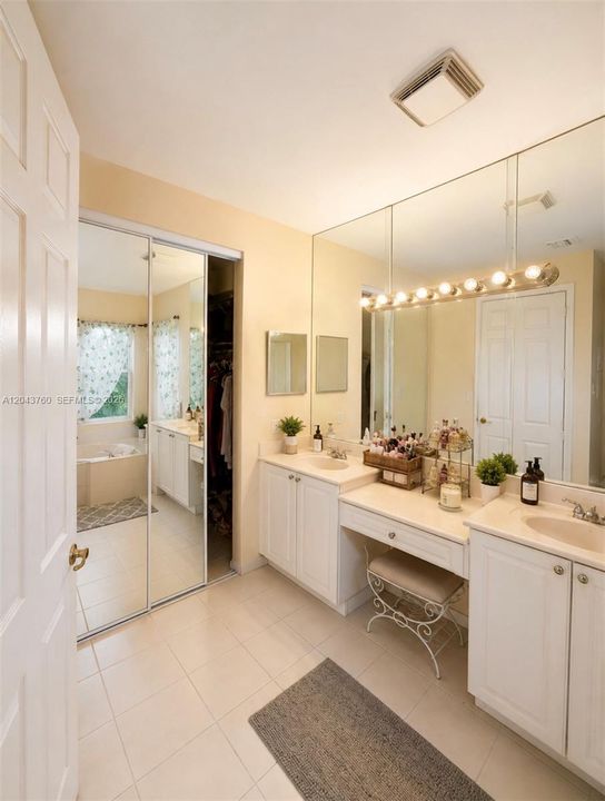 For Sale: $830,000 (6 beds, 3 baths, 3064 Square Feet)