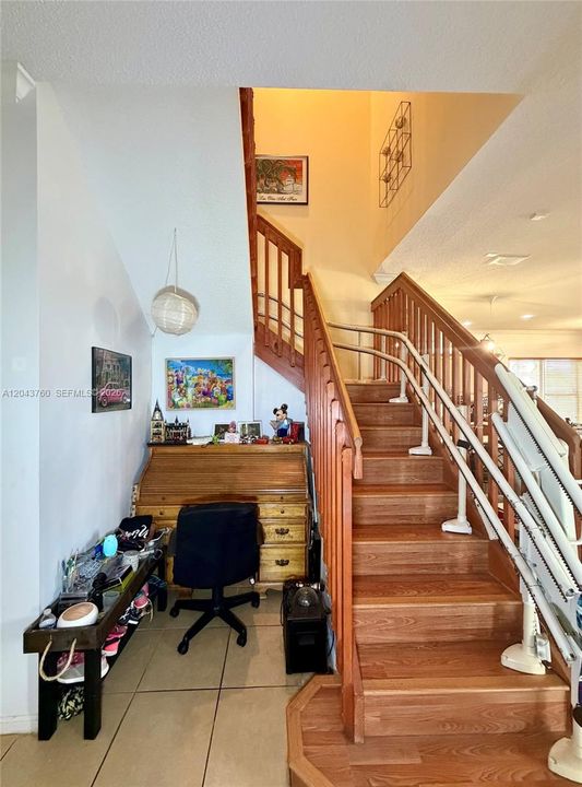 For Sale: $830,000 (6 beds, 3 baths, 3064 Square Feet)