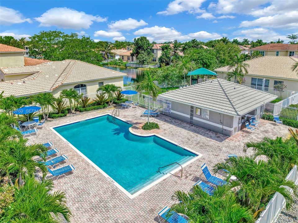 For Sale: $830,000 (6 beds, 3 baths, 3064 Square Feet)