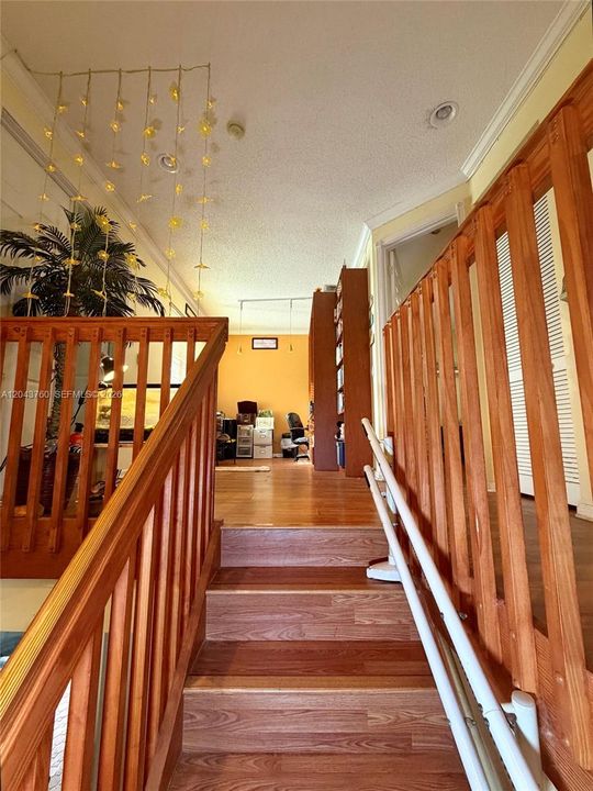 For Sale: $830,000 (6 beds, 3 baths, 3064 Square Feet)