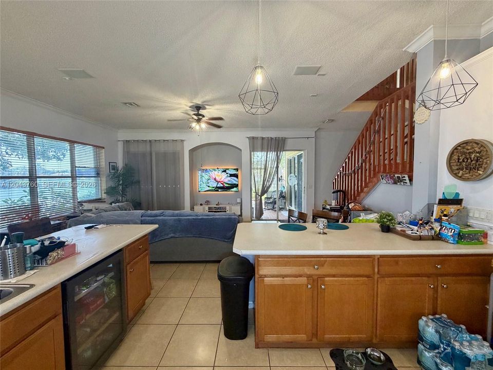 For Sale: $830,000 (6 beds, 3 baths, 3064 Square Feet)