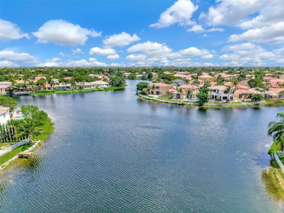For Sale: $830,000 (6 beds, 3 baths, 3064 Square Feet)