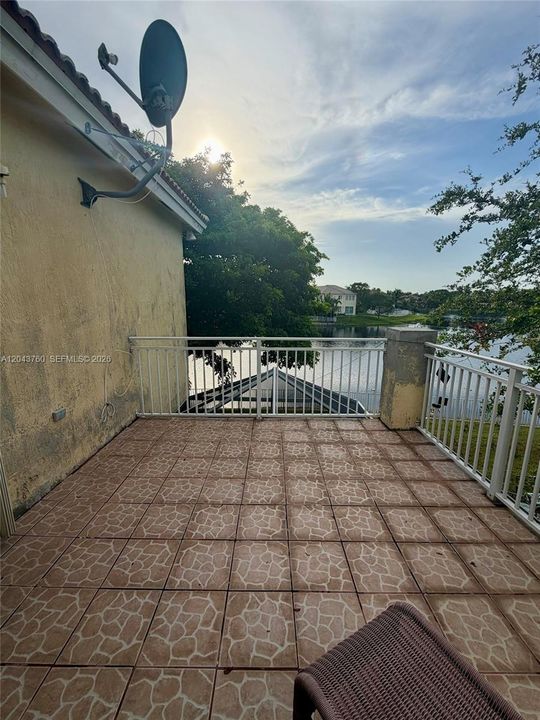For Sale: $830,000 (6 beds, 3 baths, 3064 Square Feet)