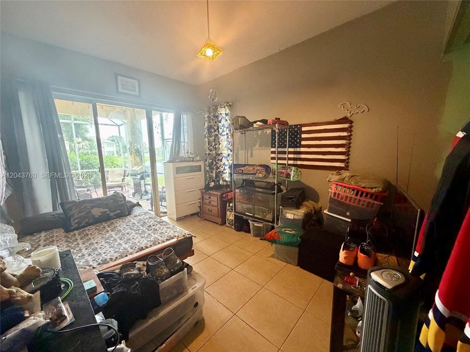 For Sale: $830,000 (6 beds, 3 baths, 3064 Square Feet)