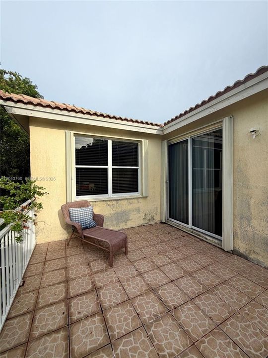 For Sale: $830,000 (6 beds, 3 baths, 3064 Square Feet)