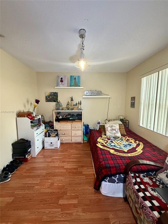 For Sale: $830,000 (6 beds, 3 baths, 3064 Square Feet)