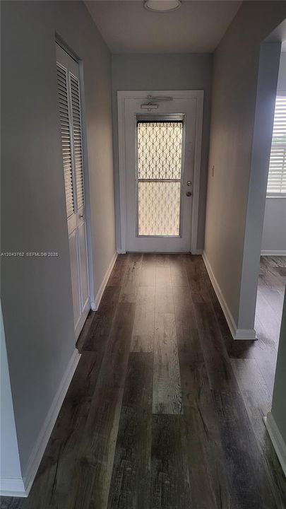На продажу: $194,900 (2 спален, 2 ванн, 1100 Квадратных фут)