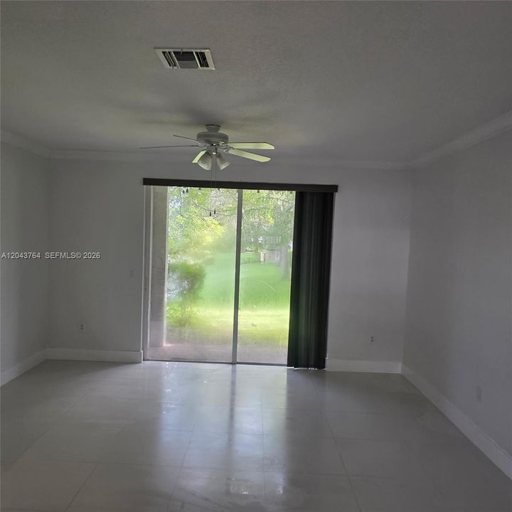 В аренду: $2,500 (2 спален, 2 ванн, 1056 Квадратных фут)