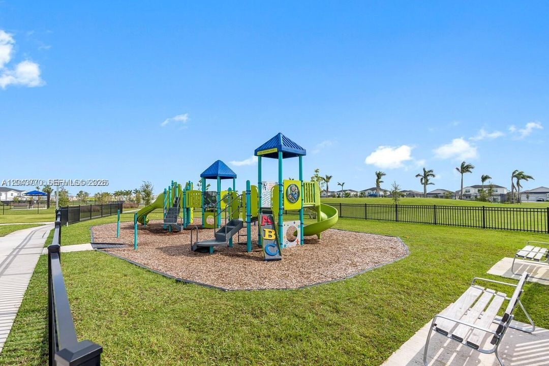 For Rent: $2,735 (3 beds, 2 baths, 1634 Square Feet)