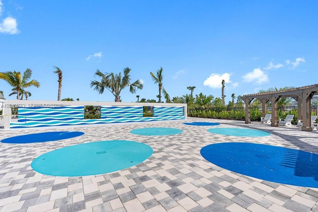 For Rent: $2,735 (3 beds, 2 baths, 1634 Square Feet)
