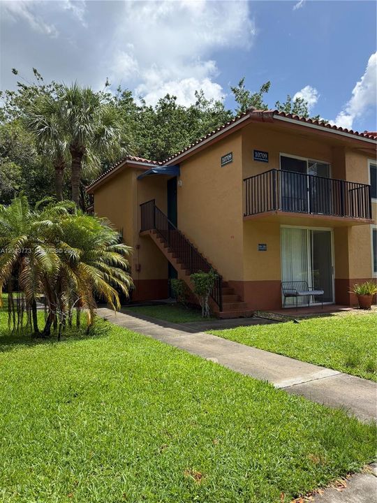 В аренду: $2,200 (3 спален, 2 ванн, 1090 Квадратных фут)
