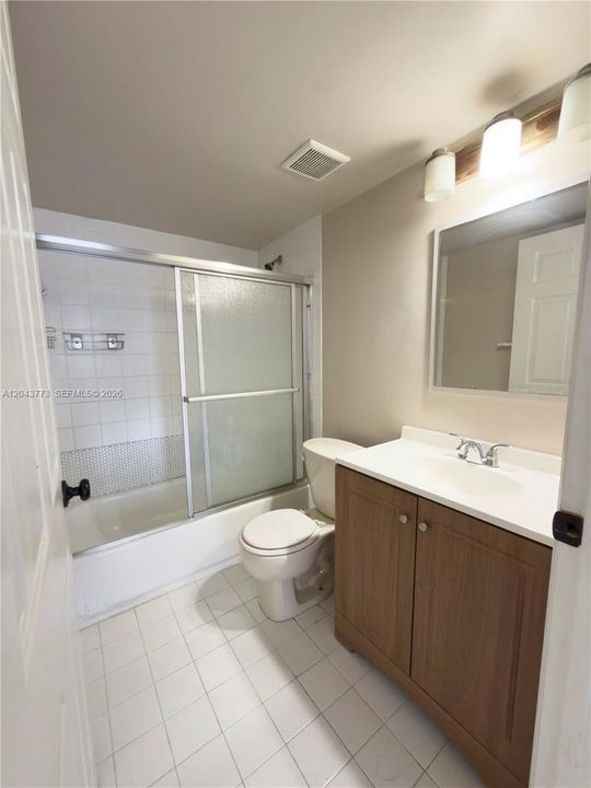 В аренду: $2,200 (3 спален, 2 ванн, 1090 Квадратных фут)