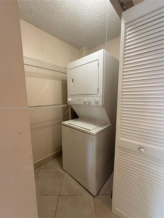 В аренду: $2,200 (3 спален, 2 ванн, 1090 Квадратных фут)