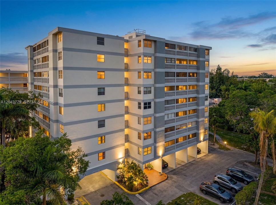 На продажу: $139,000 (2 спален, 2 ванн, 1230 Квадратных фут)