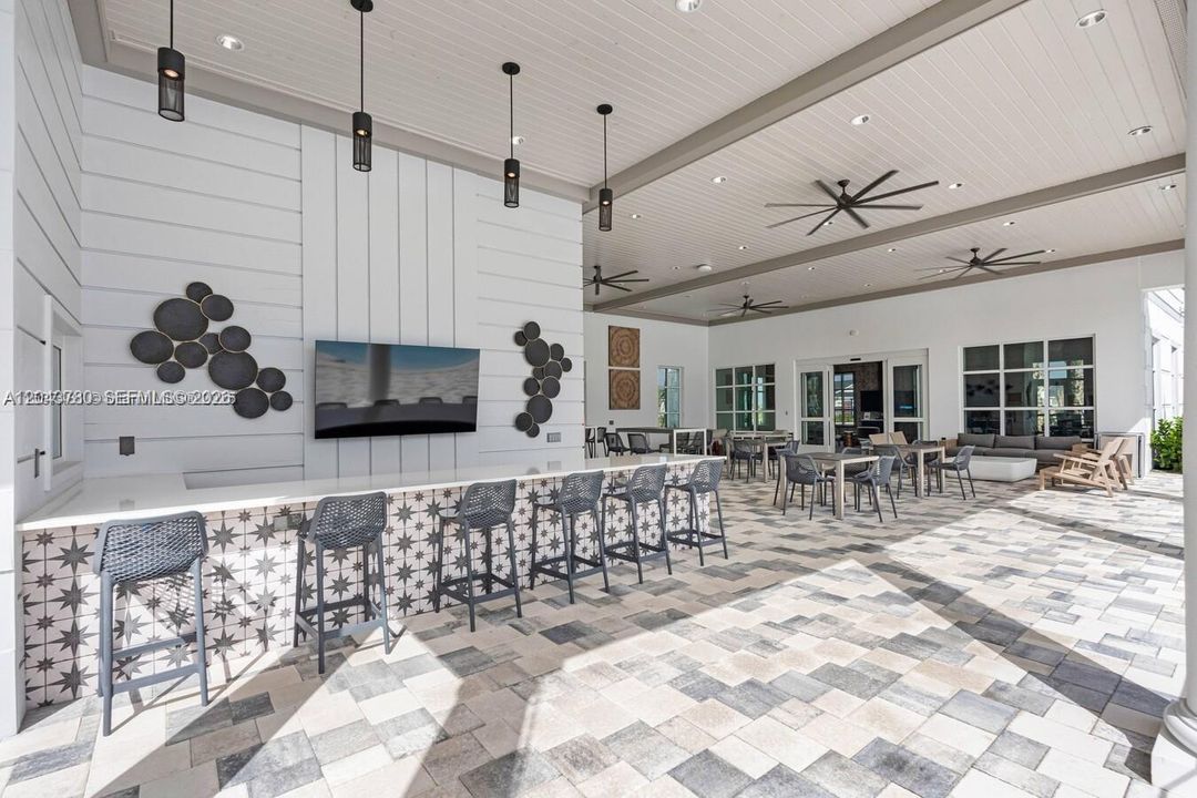 For Rent: $2,810 (3 beds, 2 baths, 1634 Square Feet)