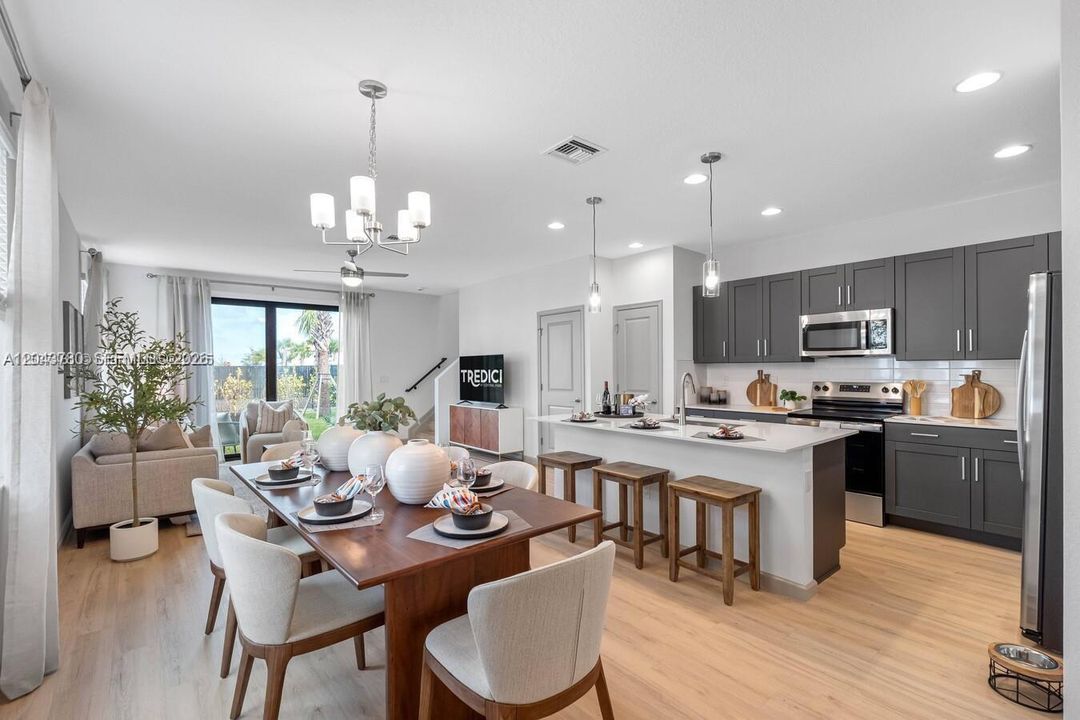 For Rent: $2,810 (3 beds, 2 baths, 1634 Square Feet)