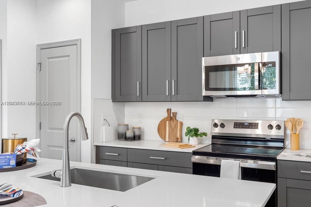 For Rent: $2,810 (3 beds, 2 baths, 1634 Square Feet)