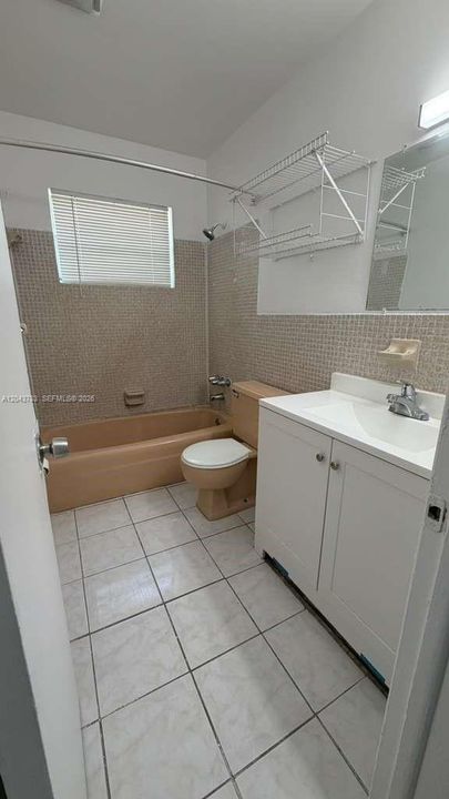 For Rent: $2,200 (2 beds, 1 baths, 1200 Square Feet)