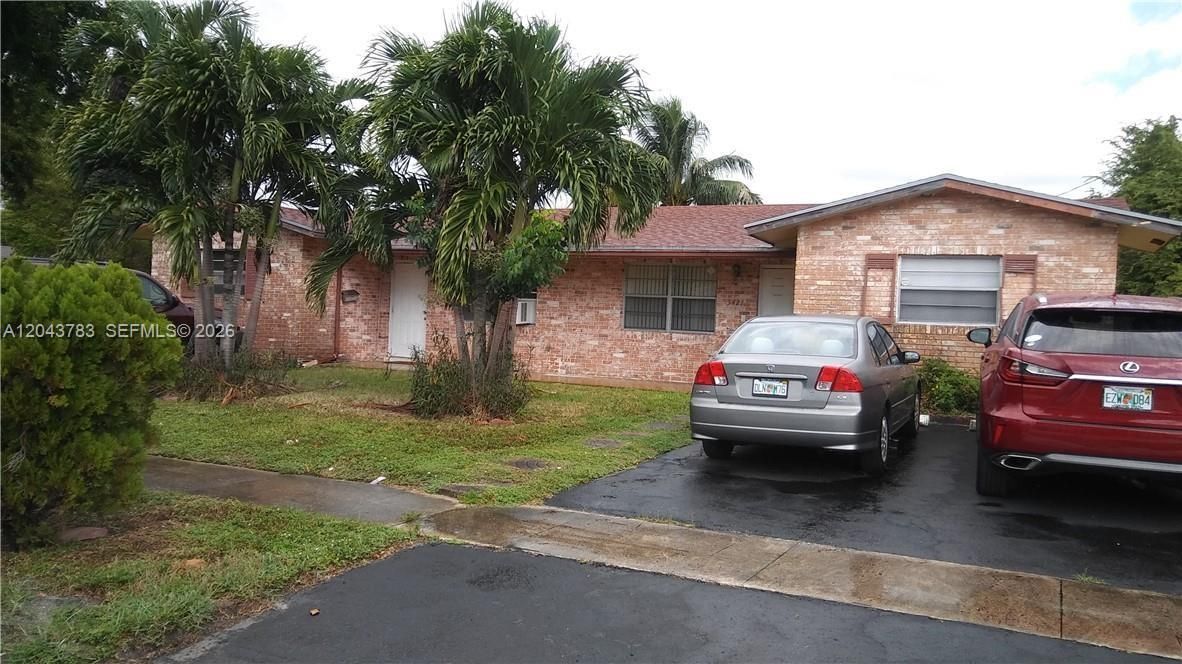 For Rent: $2,200 (2 beds, 1 baths, 1200 Square Feet)