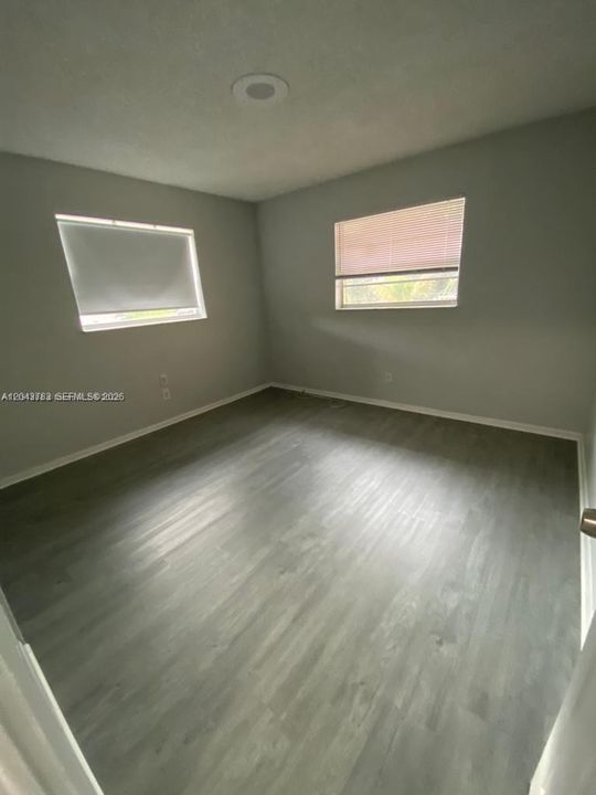 For Rent: $2,200 (2 beds, 1 baths, 1200 Square Feet)
