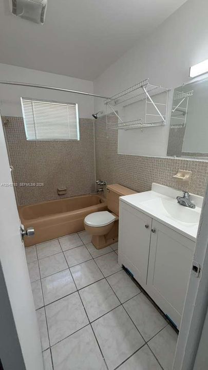 For Rent: $2,200 (2 beds, 1 baths, 1200 Square Feet)