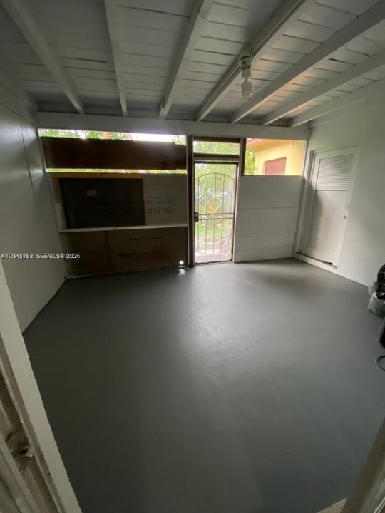 For Rent: $2,200 (2 beds, 1 baths, 1200 Square Feet)