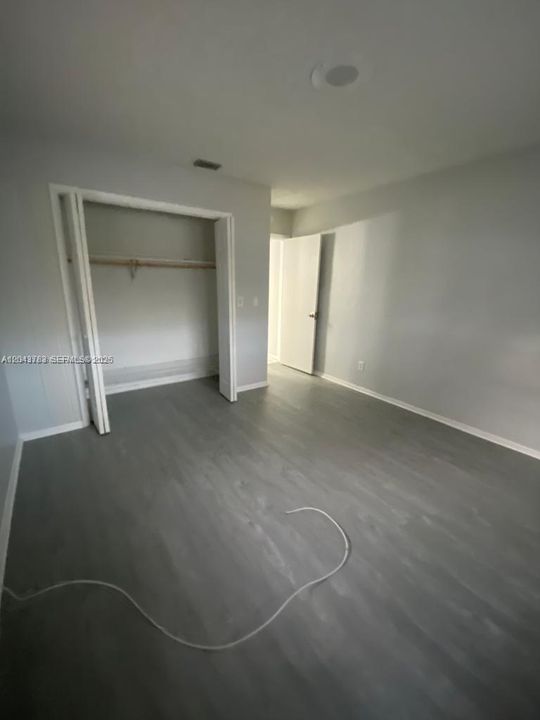 For Rent: $2,200 (2 beds, 1 baths, 1200 Square Feet)