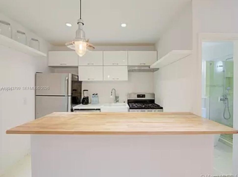 В аренду: $2,750 (1 спален, 1 ванн, 646 Квадратных фут)