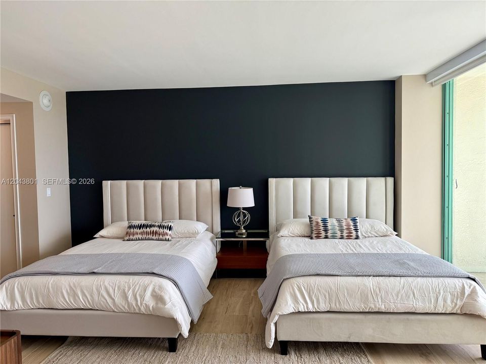 Под контрактом: $9,500 (2 спален, 2 ванн, 1540 Квадратных фут)