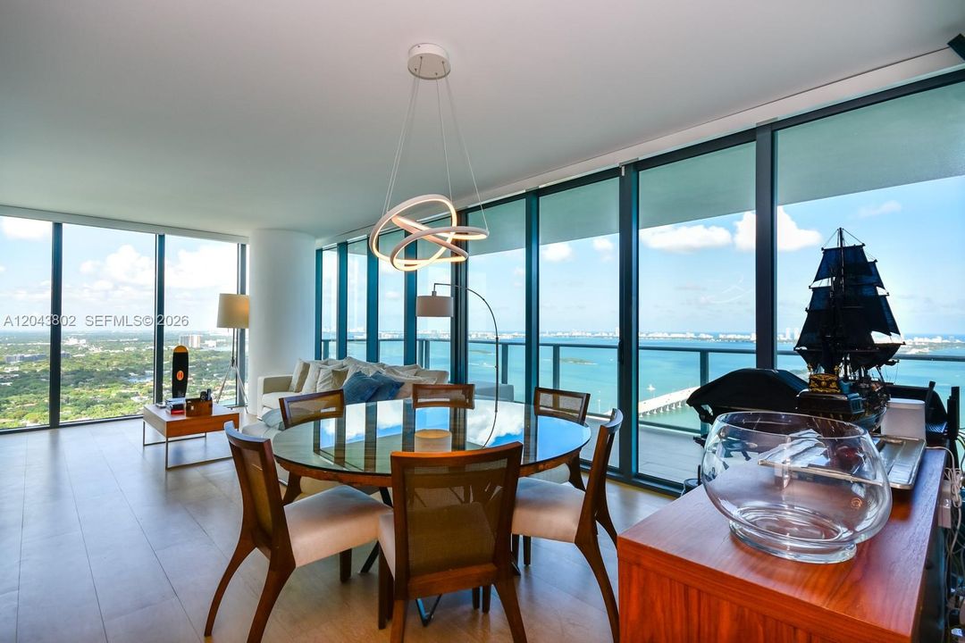En Venta: $1,849,000 (3 camas, 3 baños, 1634 Pies cuadrados)